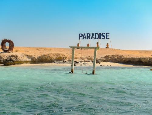 Full Day Trip to Paradise Island Hurghada