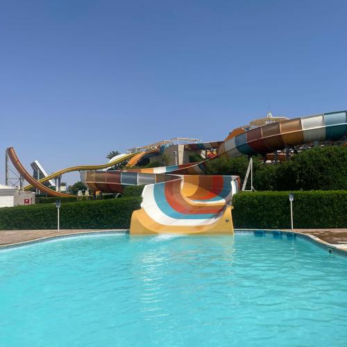 Аквапарк Макади Water World в Хургаде