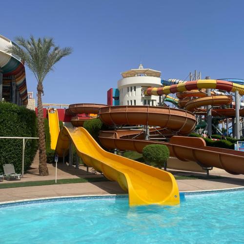 Аквапарк Макади Water World в Хургаде